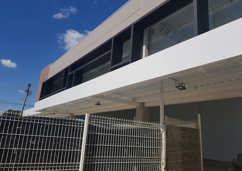 Fachada Comercial - Takata 9