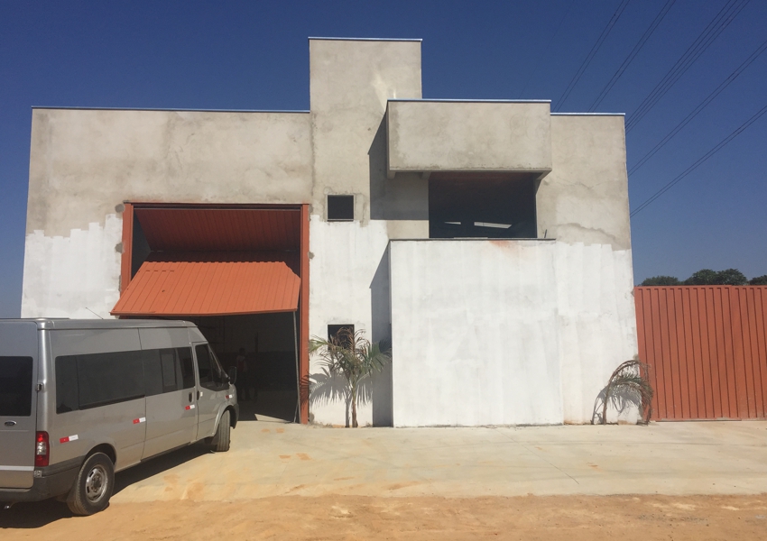 Fachada Comercial - Motores 2