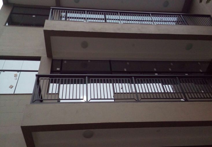 Fachada Comercial - Center 8