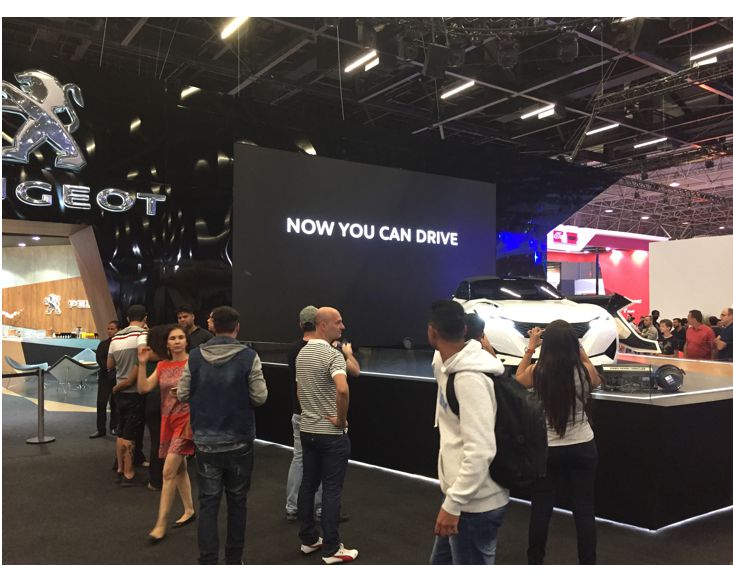 Fachada Comercial - Renault 17