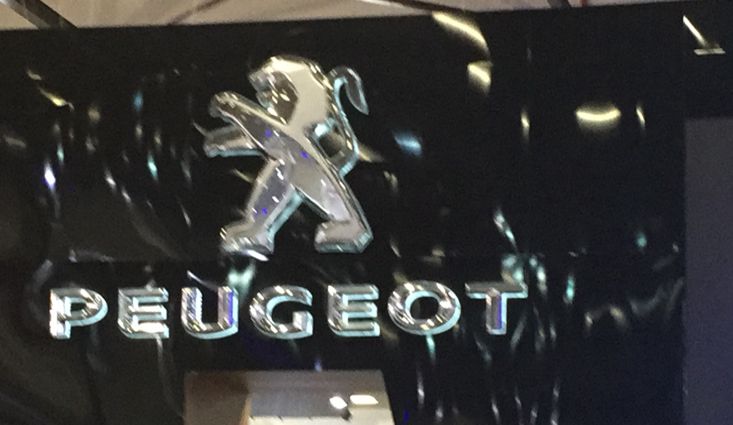 Fachada Comercial - Renault 18