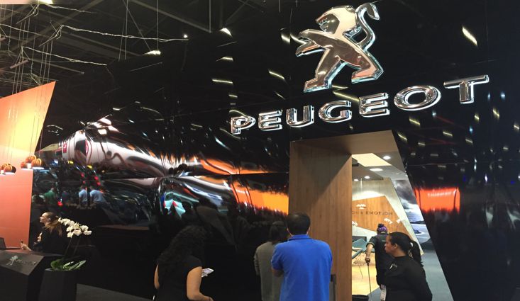 Fachada Comercial - Renault 19