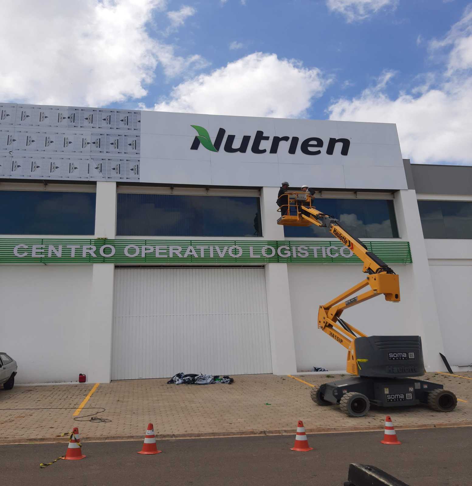 Fachada Comercial - Nutriemacm Branco 7