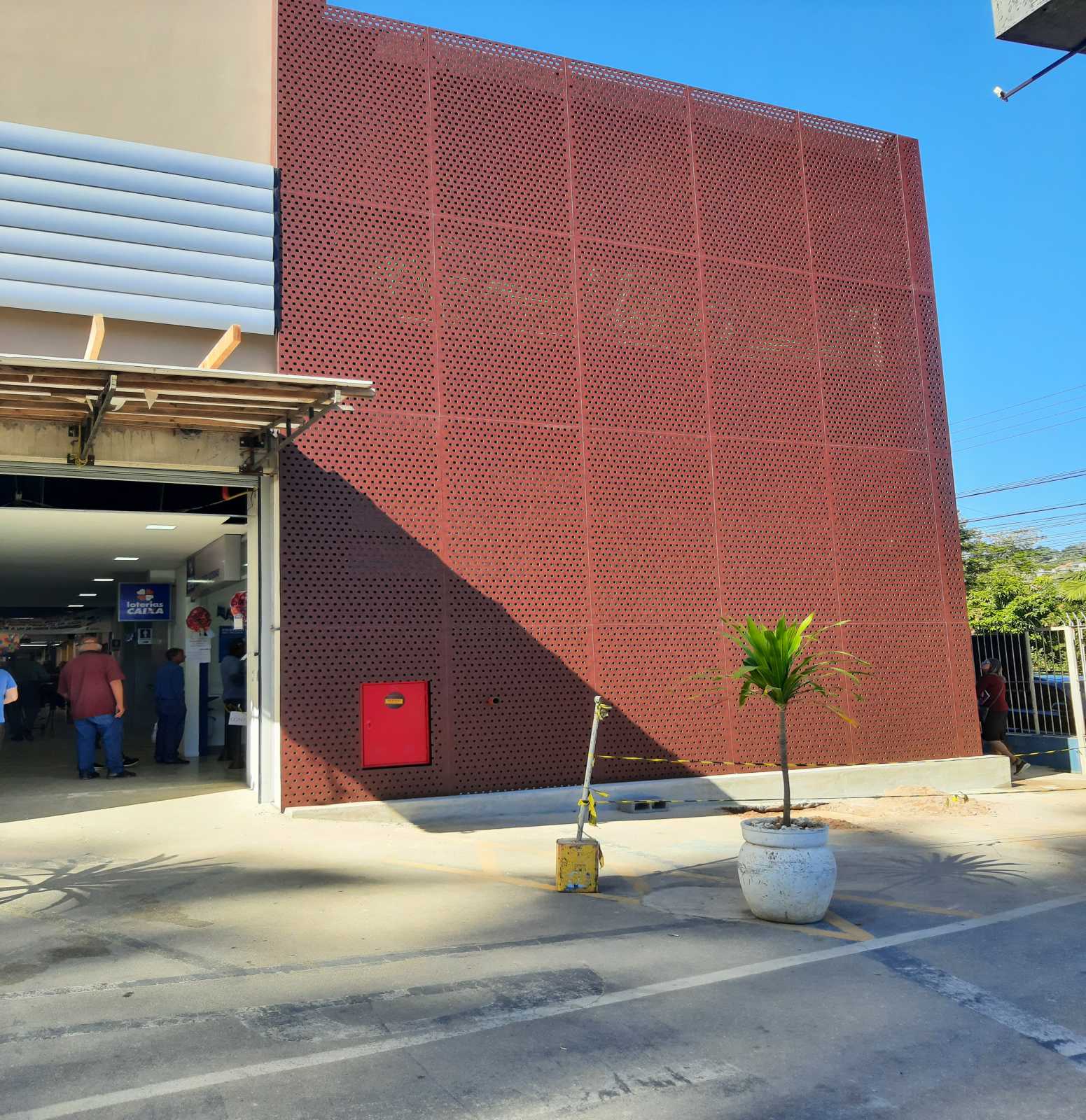 Fachada Comercial - Aco Cortempiedade 15